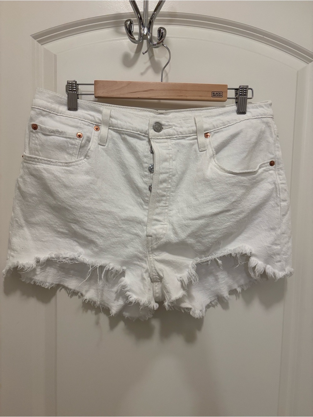 Levi's White Raw-Hem High-Rise Denim Shorts